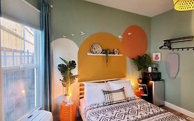 Charming And Cozy Studio Gaslamp! Perfectly Located In San Diego Downtown!